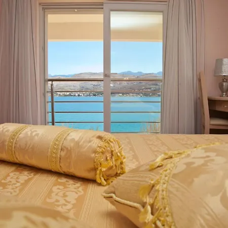 Apartman By The Sea Pag - 9201 Pag Town
