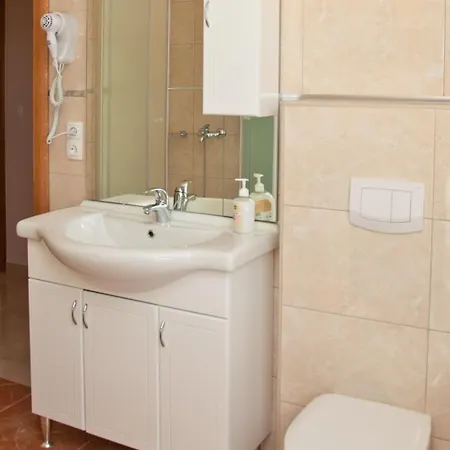 By The Sea Pag - 9201 Apartman